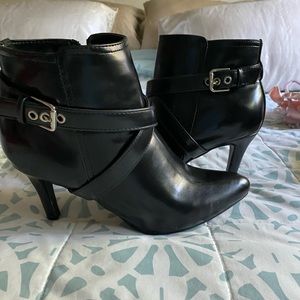 Black heel booties
